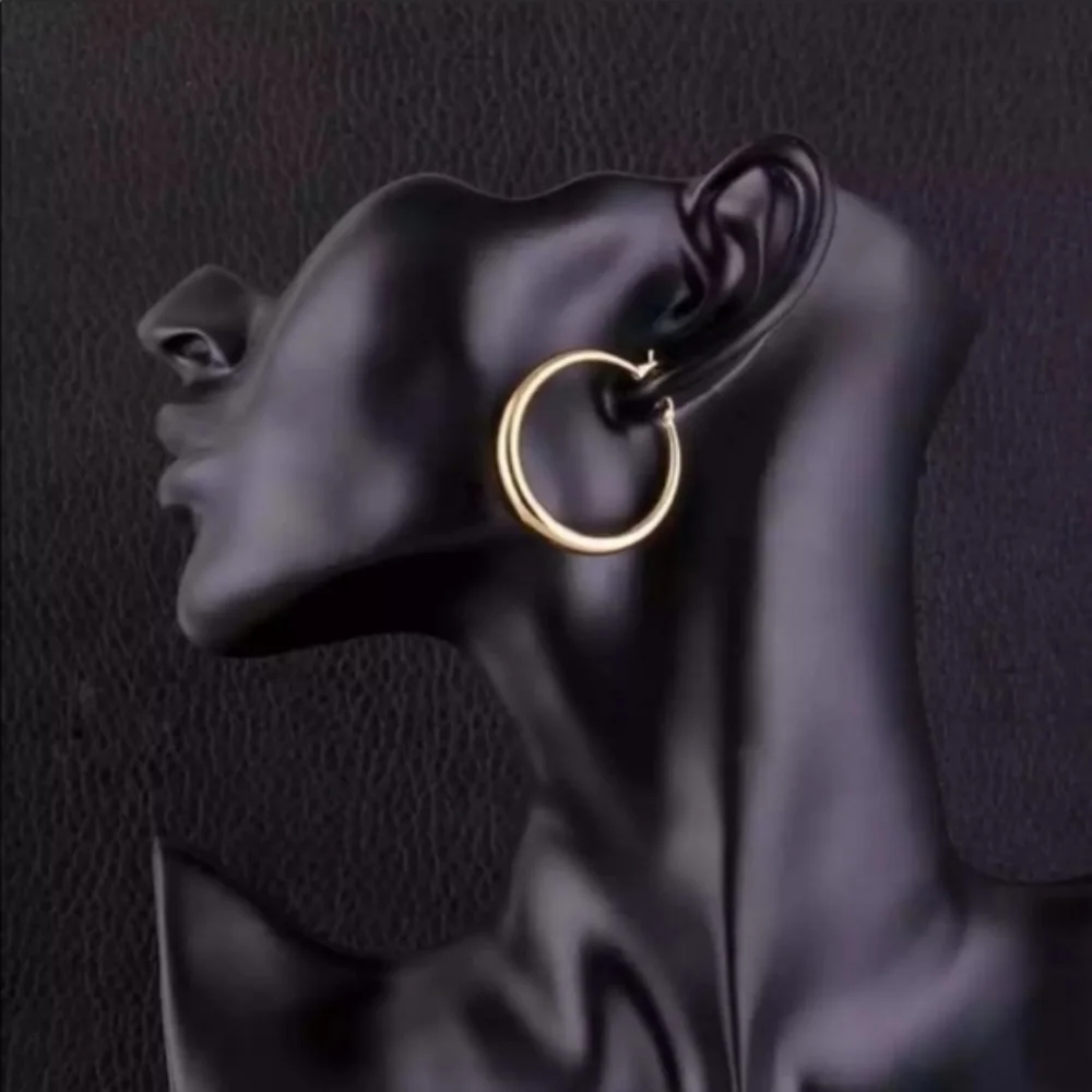 NEW 18K GOLD 1.5” ROUND HOOP EARRINGS - Picture 4 of 4